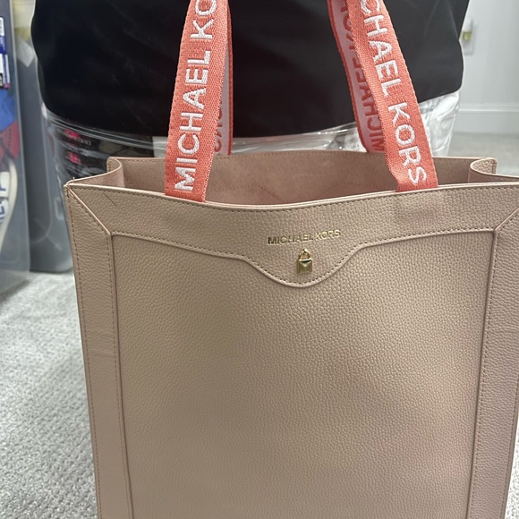 mk bag - Picture 2 of 3